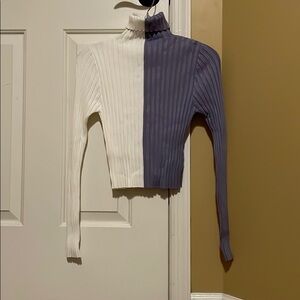 Color block turtle neck crop top